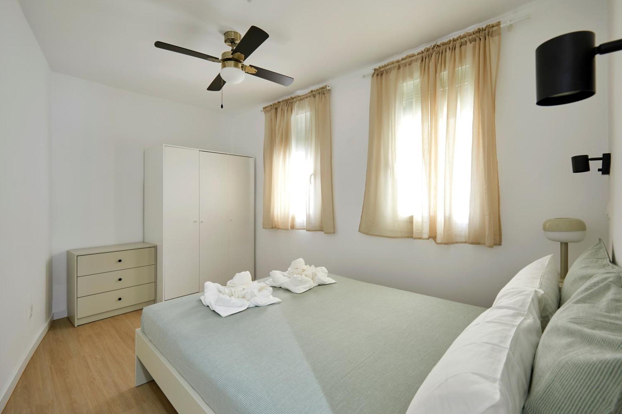 17 Nice Apartment Next To El Molino Барселона Екстериор снимка