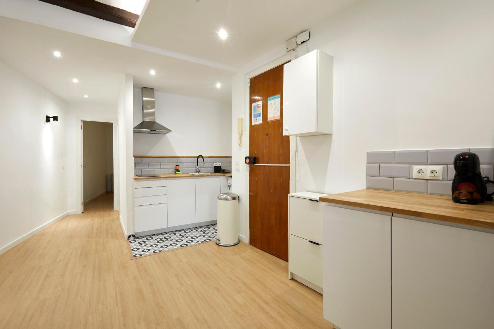 17 Nice Apartment Next To El Molino Барселона Екстериор снимка